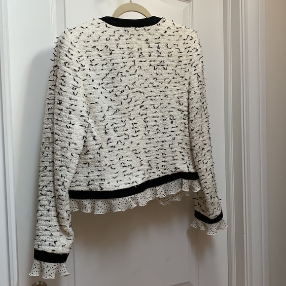 Escada Boucle Tweed Ruffle Edge Jacket Black White Faux Patent Bow Sequin Trim - Picture 11 of 16
